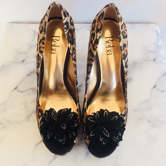 Reba Cheetah Print Platform Heels - Picture 3 of 4